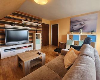 Ferienwohnung Ammerland-Blüte - Westerstede - Wohnzimmer