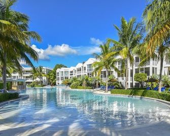 Lic Mgr - Modern 3 Bed 4 Bath Villa - Upscale Oceanfront Resort - Indoor Pickleball - Speakeasy! - Key Largo - Pool