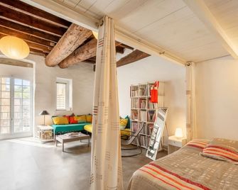 Charming studio | Near Fort Saint-André - Villeneuve-lès-Avignon - Camera da letto