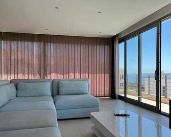 Villa with private pool near the beach - Areia Branca - Sala de estar
