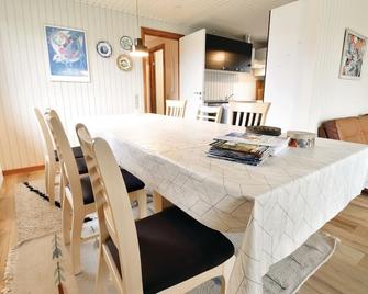 Four-Bedroom Holiday Home In Brenderup Fyn - Middelfart - Jadalnia