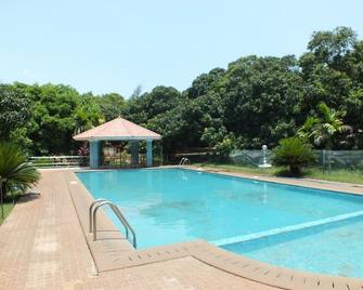 The Kuttalam Herittage Resort - Kuttālam (Tirunelveli) - Piscina