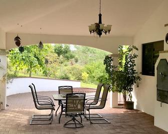 Stunning views of Lake Arenal and Volcano in Secure, Gated Vacation Community - Tronadora - Patio