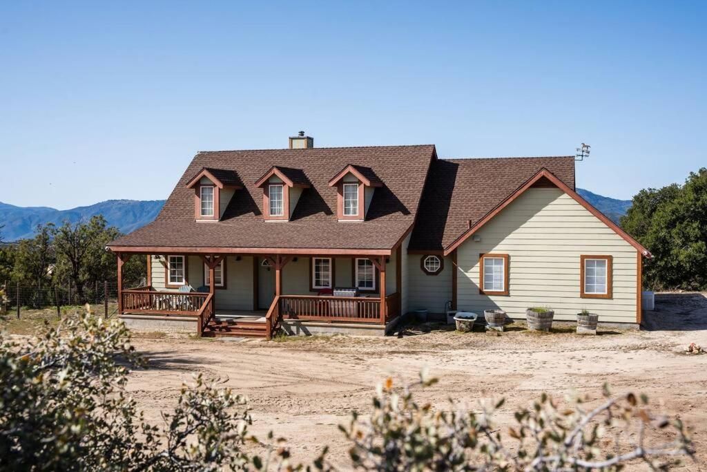 Country Hot Tub Hideaway with Amazing Views on 40 Acres