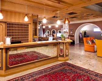 Hotel Latini - Zell am See - Vastaanotto