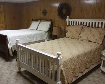 Enchanted Valley View, Unit 2 - Watkins Glen - Bedroom