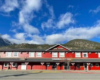 Lillooet Hotel Victoria - Lillooet - Building