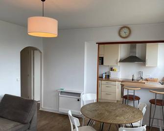 Bel Appartement Avec vue sur Monuments de Paris - Clamart - Cuisine