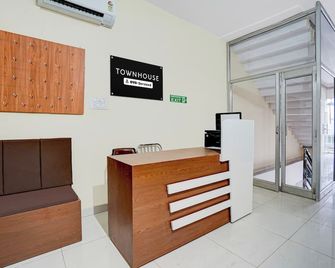 Townhouse Patiala Railway Station - Patiāla - Front desk