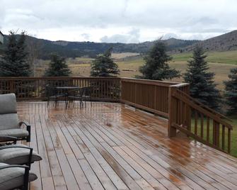 Secluded and Spacious Home - Close to The South Fork of the Snake River - Swan Valley - Balcony