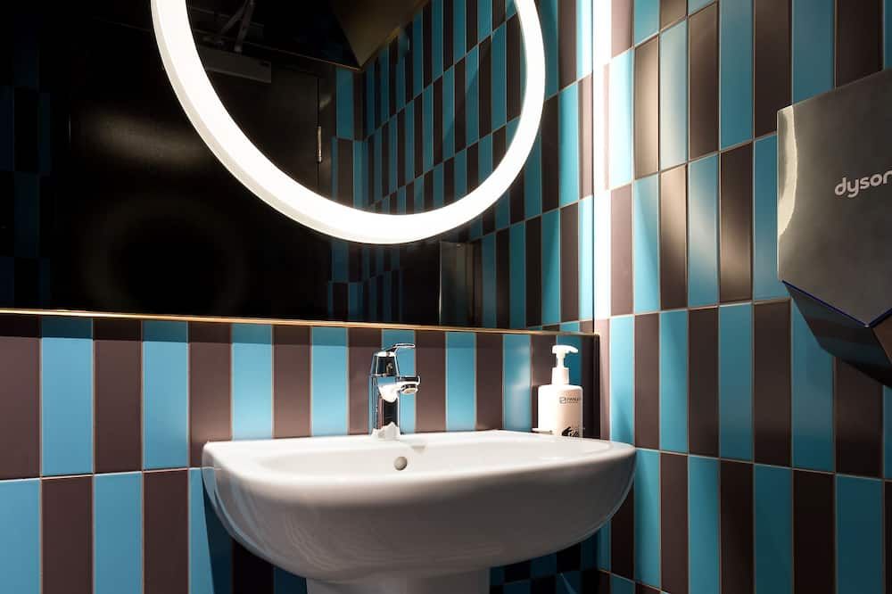 Bathroom view of Pangea Pod Hotel