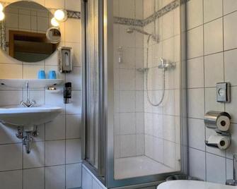 Hotel Restaurant Hohe Tanne - Neustadt am Rennsteig - Bathroom