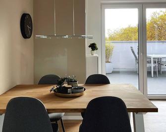 Penthouse I home2share - Osnabrück - Yemek odası