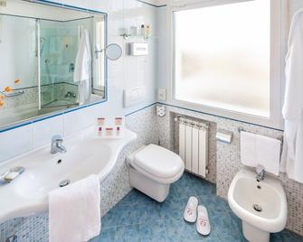 Hotel Eden Park - Diano Marina - Baño