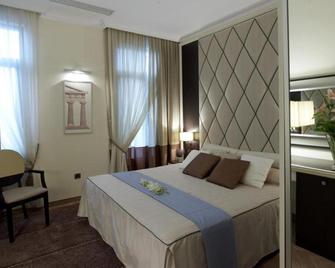 Menelaion Hotel - Sparta - Bedroom