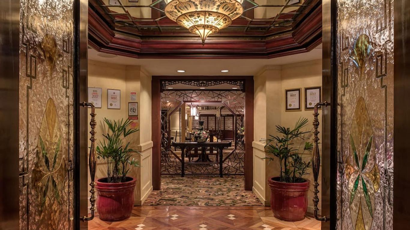 Regal Airport Hotel
