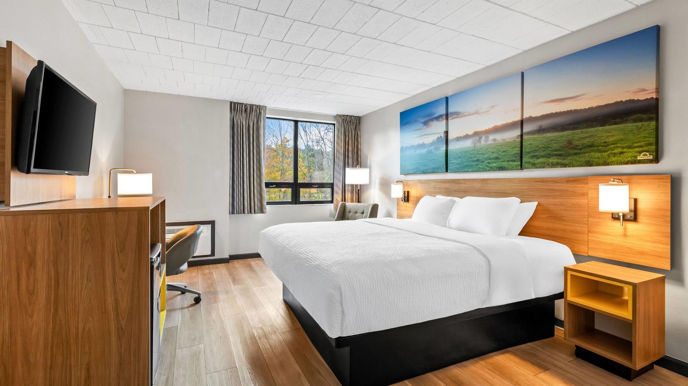 Days Inn by Wyndham Liberty