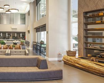 Holiday Inn Express Farroupilha By IHG - Farroupilha - Lounge