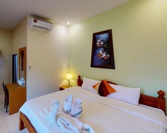 Front Beach Hotel - Pran Buri - Slaapkamer