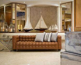 Starhotels President - Genua - Lobby