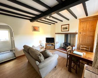 Carrow Cottage - Ironbridge - Huiskamer