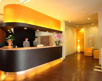 Hotel 1-2-3 Kofu Shingen Onsen - Kōfu - Front desk