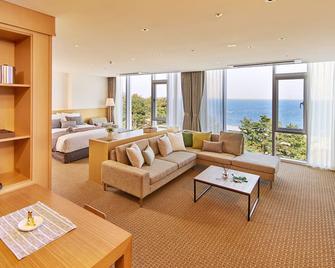 Naksan Beach Hotel - Yangyang - Sala de estar
