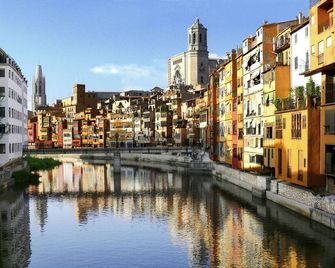 ibis Girona Costa Brava - Gerona - Vista del exterior