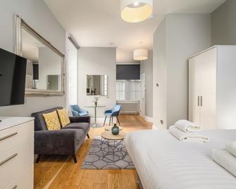 Destiny Scotland - St Andrew Square Apartments - Edinburgh - Bedroom