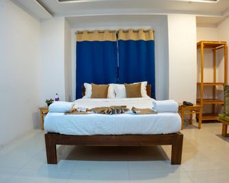 Shanbhag Hotel - Hyderabad - Bedroom