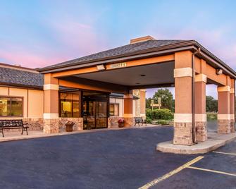Quality Inn & Suites - Muskegon - Edificio