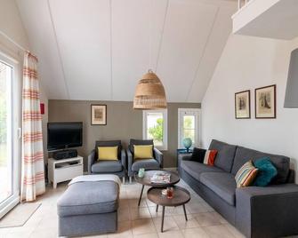 Beautiful holiday home with 2 pools - Daumazan-sur-Arize - Sala de estar