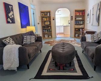 Charming Home in Old Town Louisville - Louisville - Sala de estar