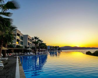 Blue Dreams Resort & Spa - Bodrum - Pool