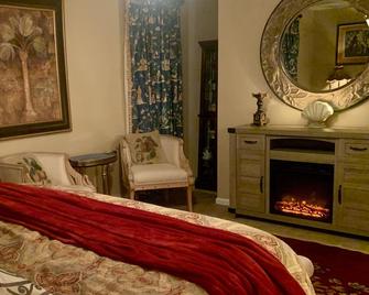 Exquisite 2BR Luxurious Suite in Greenville - Greenville - Bedroom