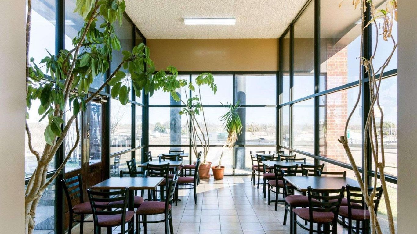 Econo Lodge Wichita Falls Downtown