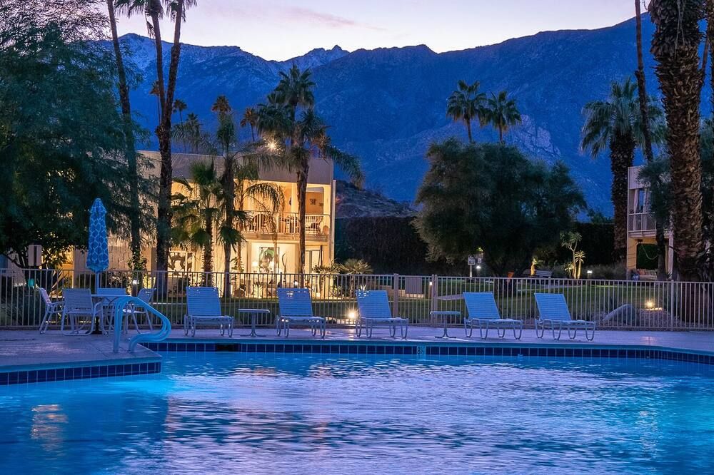 Freshly Updated Mid Century with a twist. - Palm Springs - Piscina