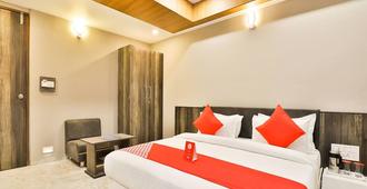 OYO 10962 Hotel Om Balaji - Ahmedabad - Bedroom