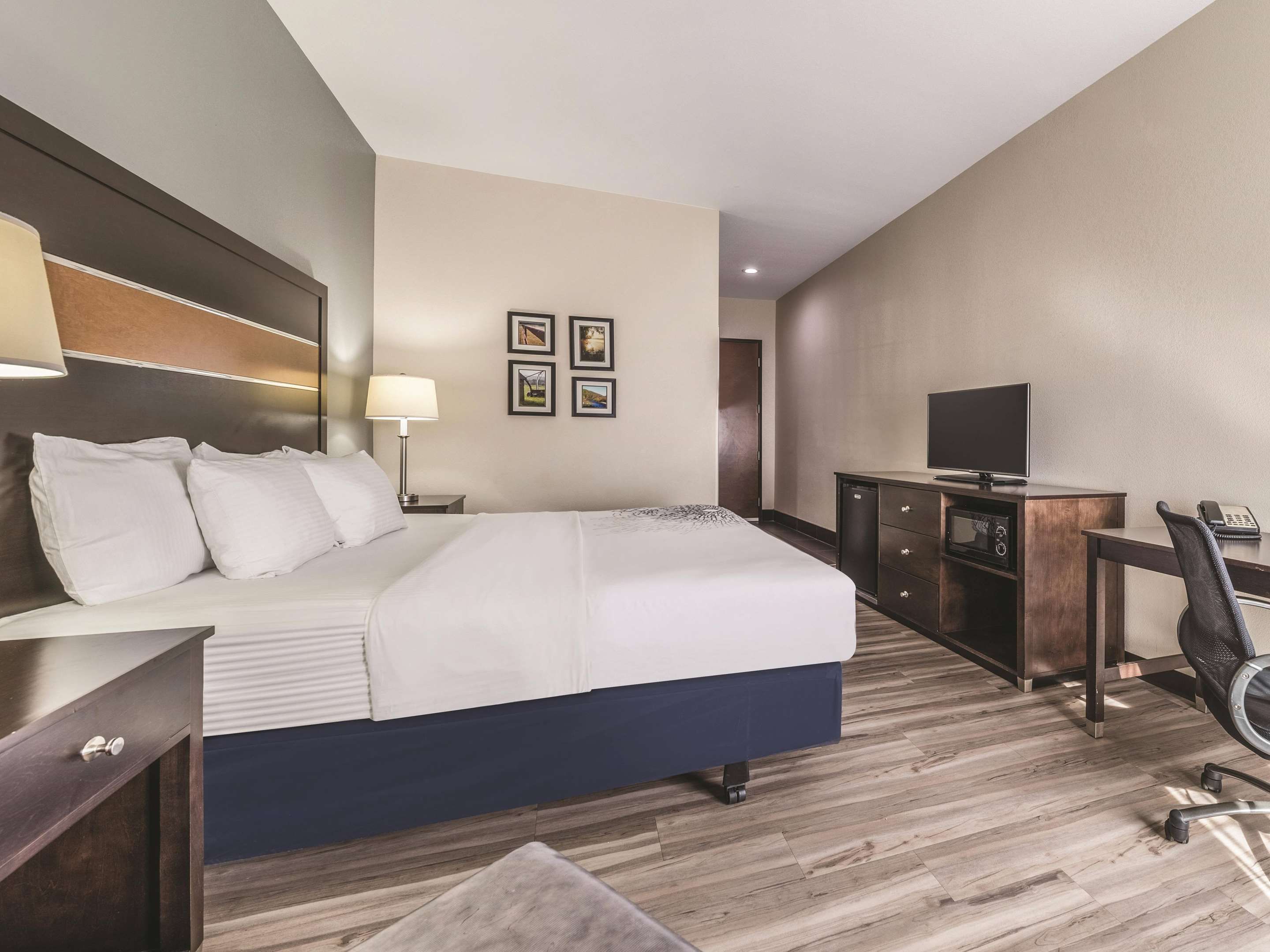 La Quinta Inn & Suites by Wyndham Tulsa - Catoosa Route 66 - Catoosa - Camera da letto