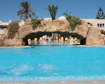 Dar El Manara Djerba Hotel & Aparts - מידון - בריכה