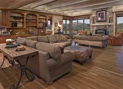 Iron Horse Ranch 4 BedroomHoliday home By Moving Mountains - Steamboat Springs - Stue