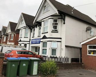 Addenro House B&B - Southampton - Gebäude