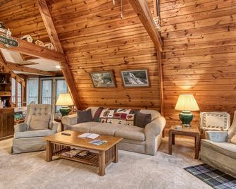 Mountain Springs Chalet- A Romantic Smoky Mountain Escape - Private Original A-Frame Chalet - access to Buckberry Creek, Mature Hardwood Forest, very close to Ober Gatlinburg, the Great Smoky Mountains National Park, and Downtown Gatlinburg in the Smokies - Gatlinburg - Living room