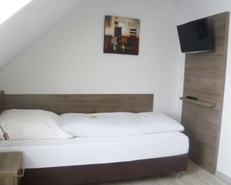 Landgasthof Zur Scharfen Ecke - Hildesheim - Bedroom