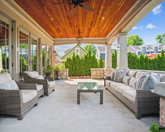 Walk to Downtown Plymouth from Historic Home and enjoy your Private Sanctuary - Plymouth - Patio