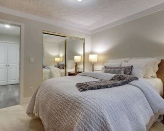 Gorgeous unit will have you never wanting to leave - Anchorage - Bedroom