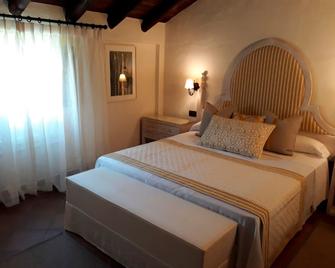 Hotel Cortijo San Antonio - Caminito del rey - Casarabonela - Habitación