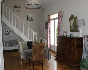 Warm country house with fenced garden of 2000m2 - Aubiac - Dining room