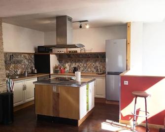 Gite la Tropezienne - Blaye - Kitchen
