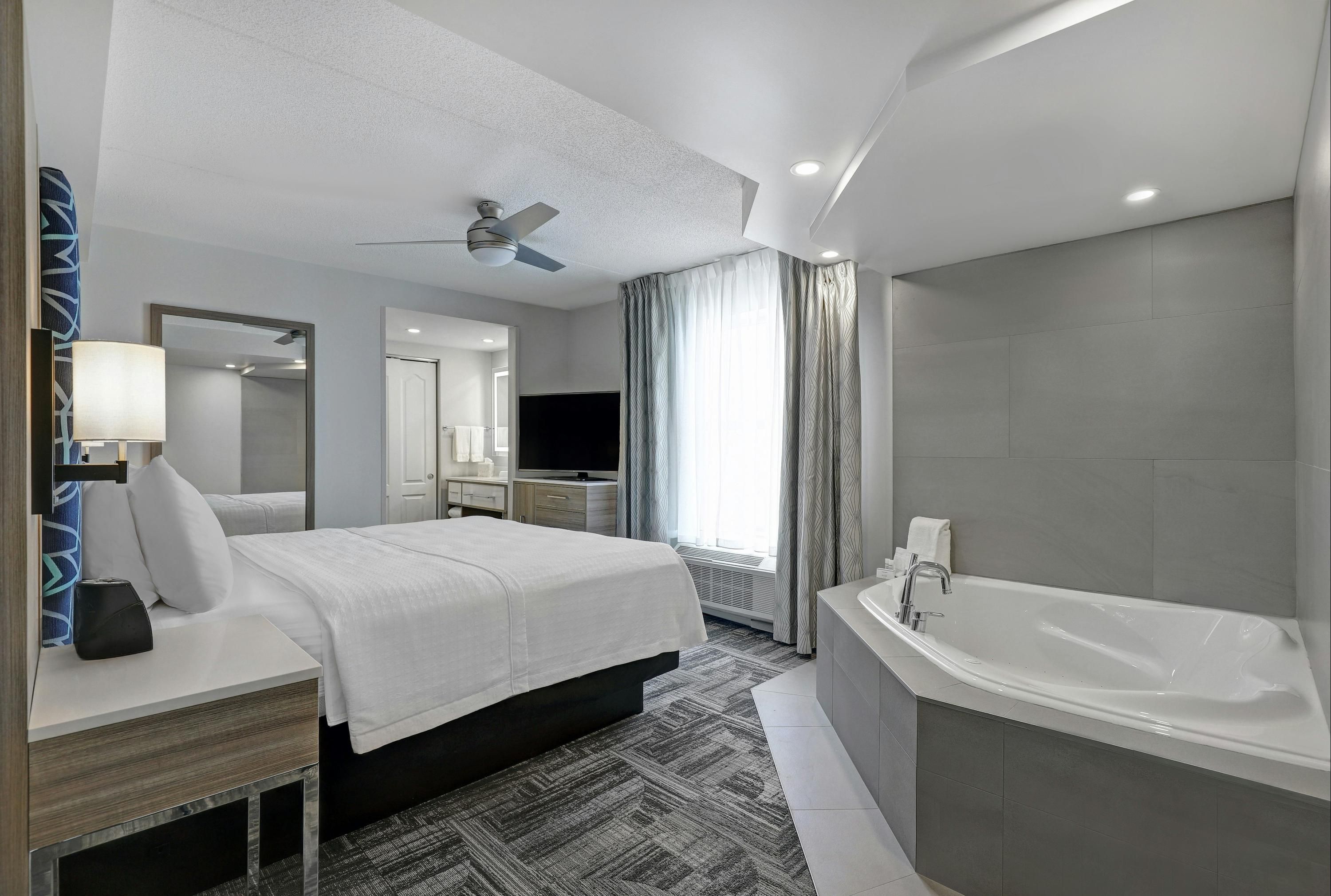 Homewood Suites by Hilton London Ontario - London - Sovrum